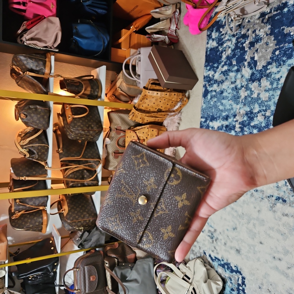 Louis Vuitton Ellipse Wallet
